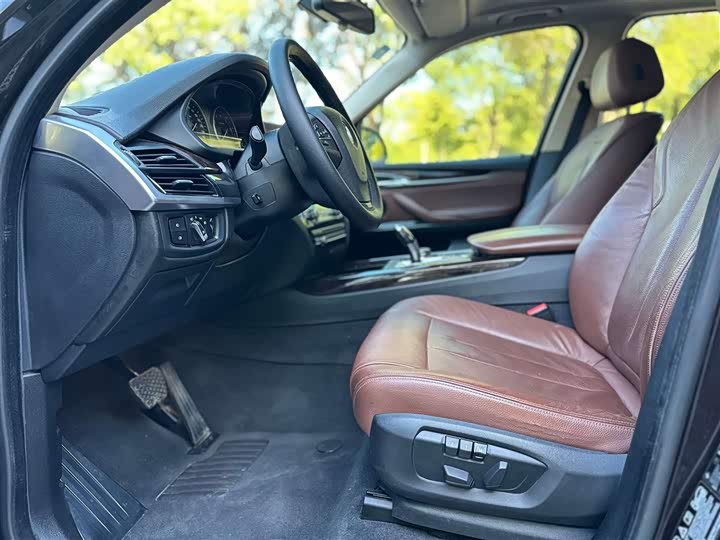 BMW X5 2014 x Drive 35i Leading — фото 9