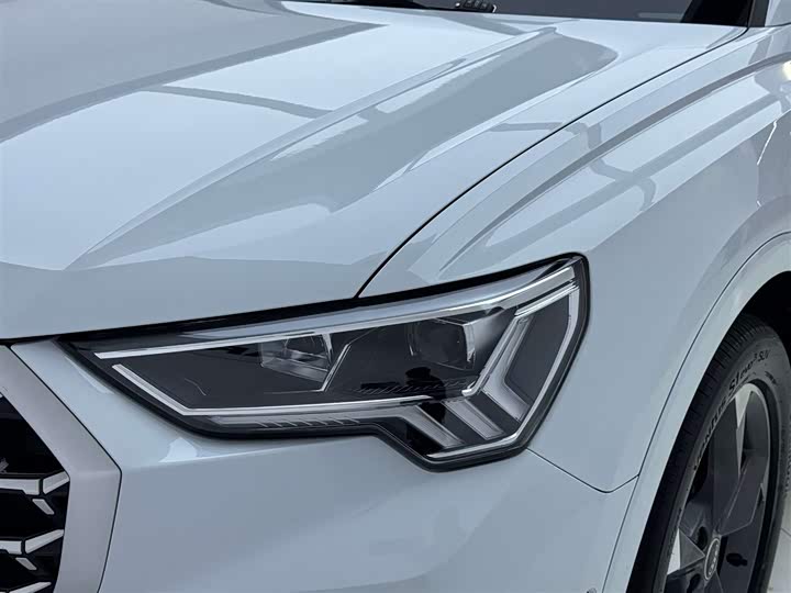 Audi Q3 2024 35 TFSI — фото 9