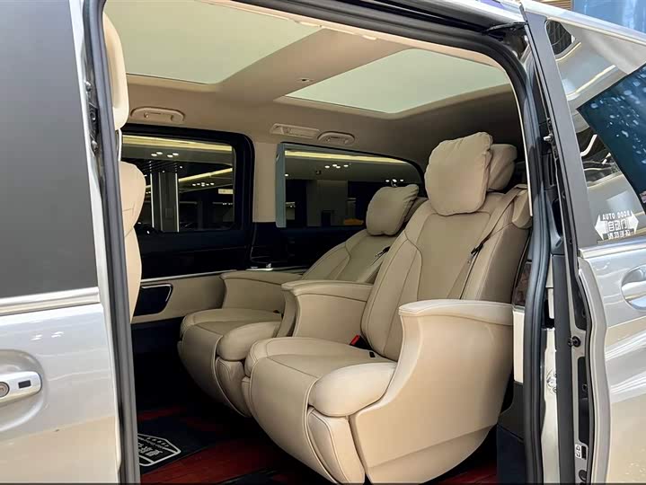 Mercedes-Benz V-Class 2018 V 260 L V — фото 12