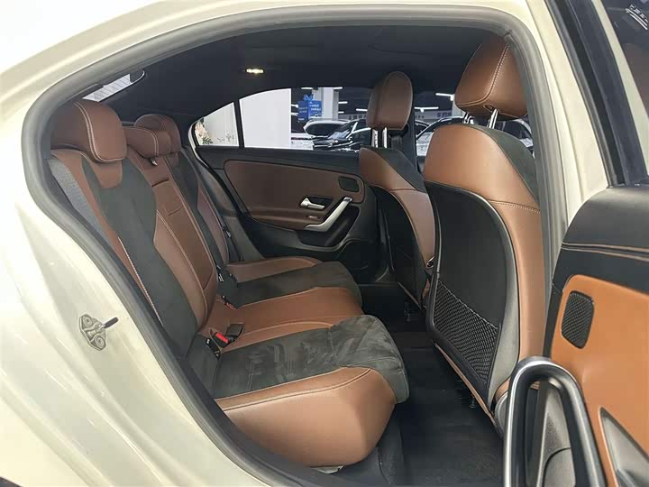 Mercedes-Benz A-Class 2019 A 200 L — фото 26