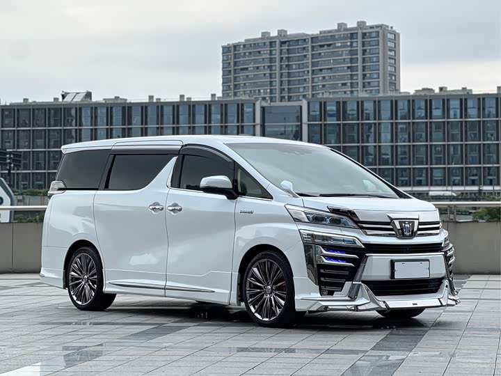 Toyota Vellfire — фото 3