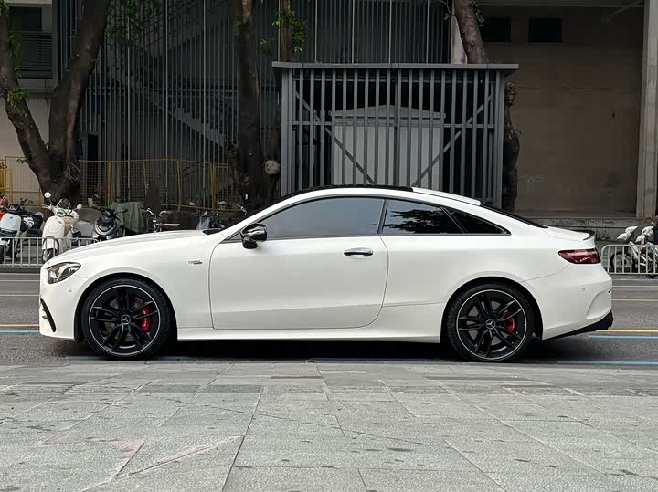 Mercedes-Benz E-Class 2021 AMG E 53 4 MATIC+ — фото 3
