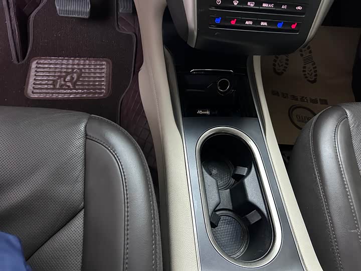 Lincoln MKC 2017 2.0 T 4 WD — фото 17