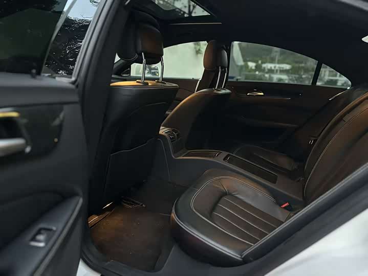 Mercedes-Benz CLS 2017 CLS 320 — фото 7