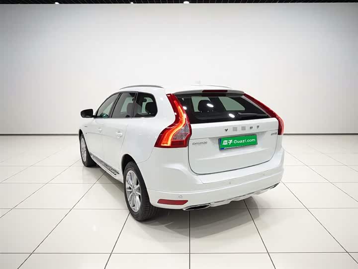 Volvo XC60 2016 T 5 — фото 5