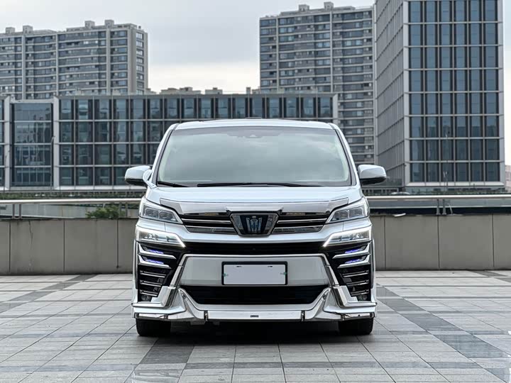 Toyota Vellfire — фото 2