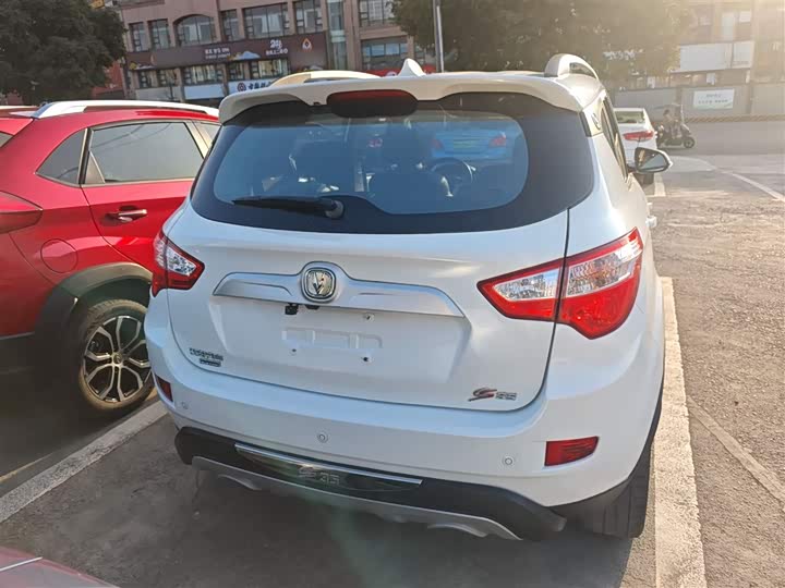 Changan CS35 2016 1.6 L MTLuxury IV — фото 6