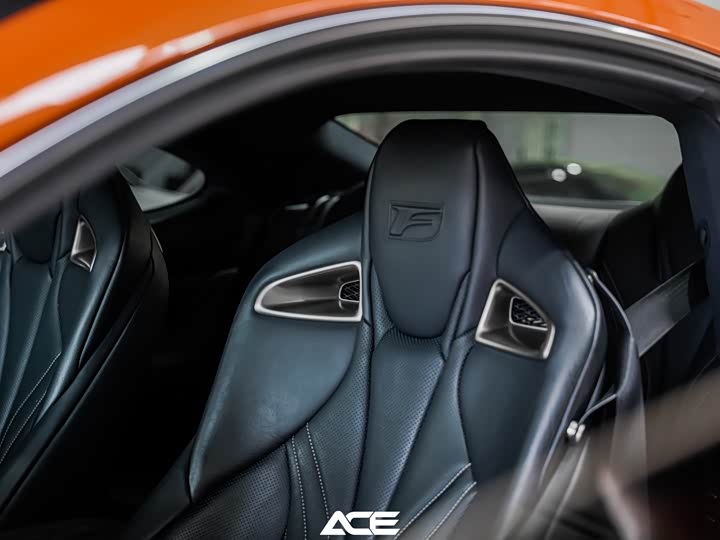 Lexus RC 2016 F 5.0 L — фото 17
