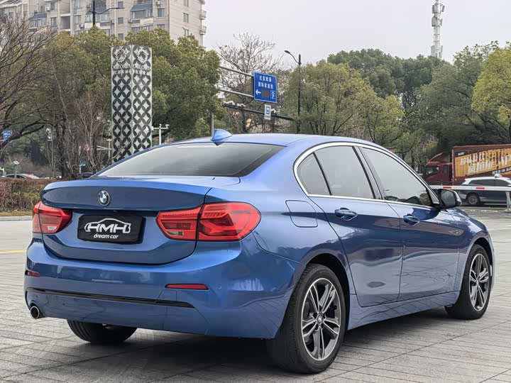 BMW 1-Series 2018 118i Sport — фото 6