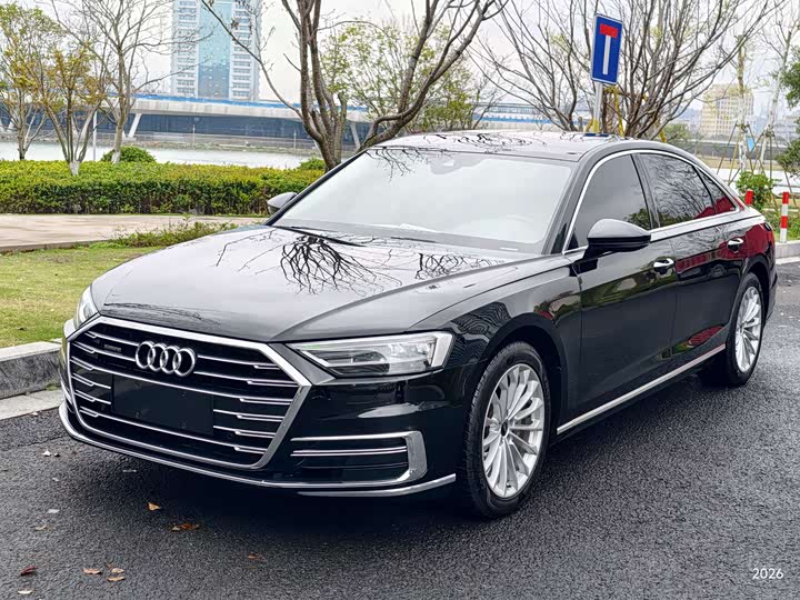Audi A8 2021 A 8 L 50 TFSI quattro Comfort — фото 1