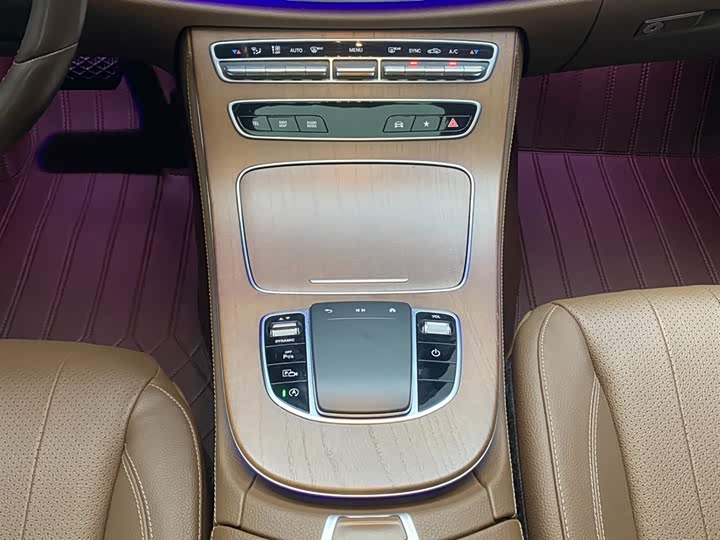 Mercedes-Benz E-Class 2023 E 300 L — фото 21