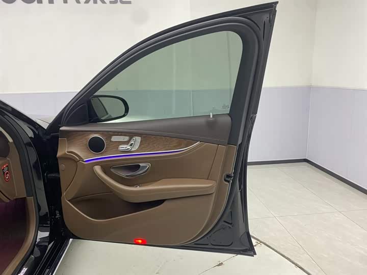 Mercedes-Benz E-Class 2023 E 300 L — фото 24