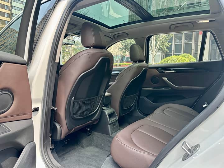 BMW X1 2020 s Drive 20 Li — фото 5