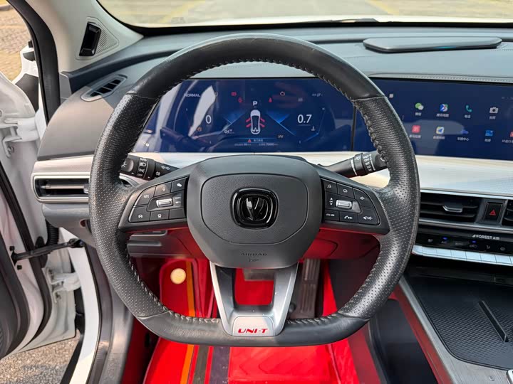 Changan UNI-T 2020 1.5 T Premium — фото 17