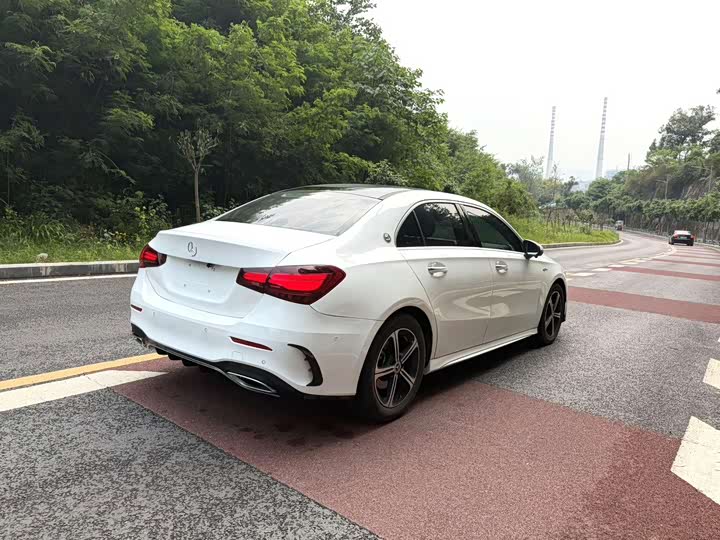 Mercedes-Benz A-Class 2023 A 200 L — фото 11
