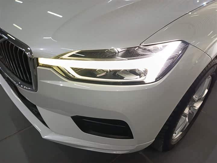 Volvo XC60 2019 T 5 4 WD VI — фото 18
