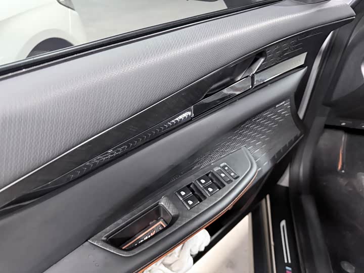 Changan UNI-V 2023 1.5 T — фото 9