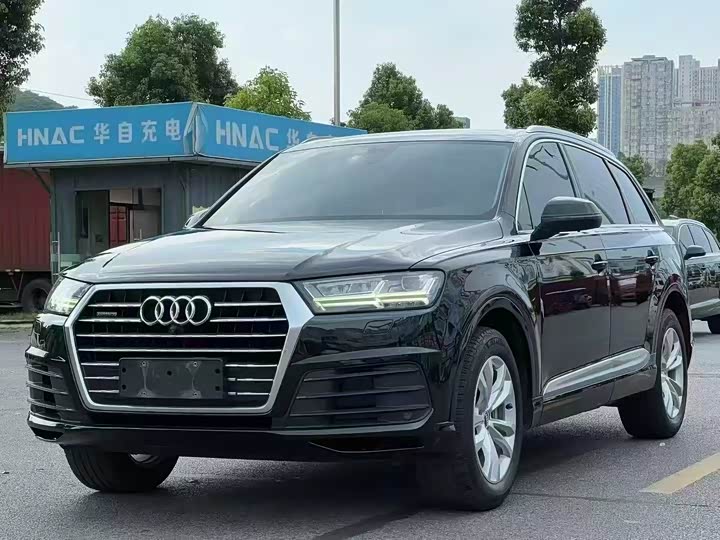 Audi Q7 2018 40 TFSI Comfort — фото 1