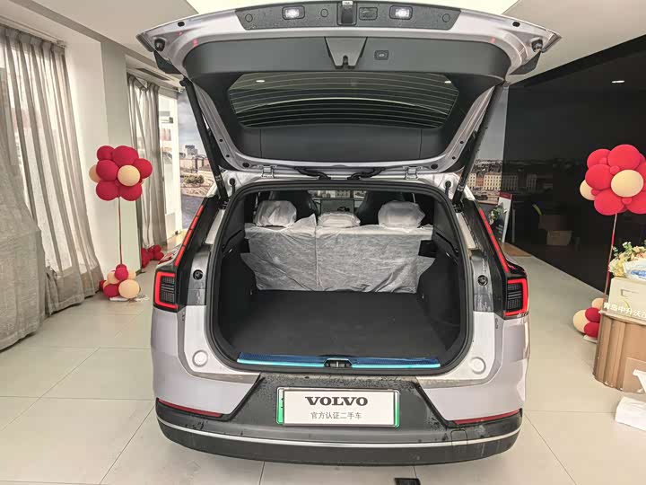 Volvo XC70 Hybrid 2026 4 WD Plus — фото 15