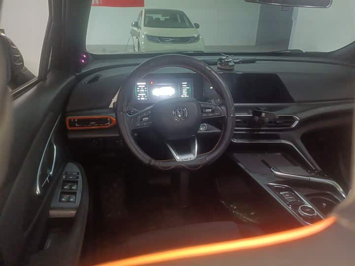 Changan UNI-T 2022 1.5 T Premium — фото 11