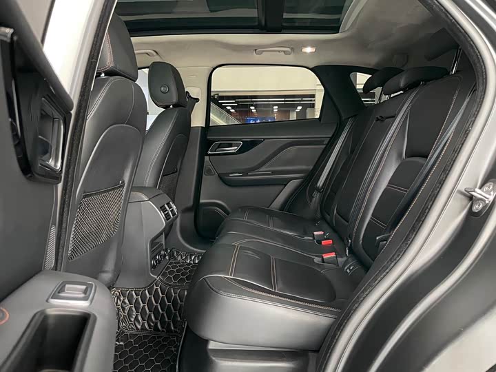 Jaguar F-PACE 2019 2.0 T 4 WD — фото 7