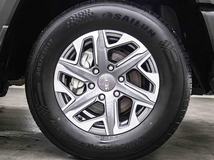 BAIC BJ40 2024 2.0 T — фото 13