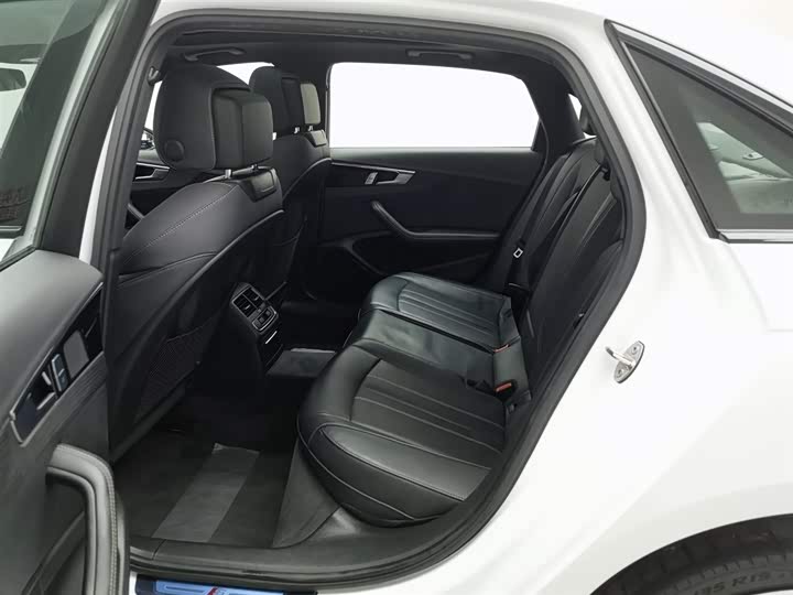 Audi A4L 2024 40 TFSI — фото 15