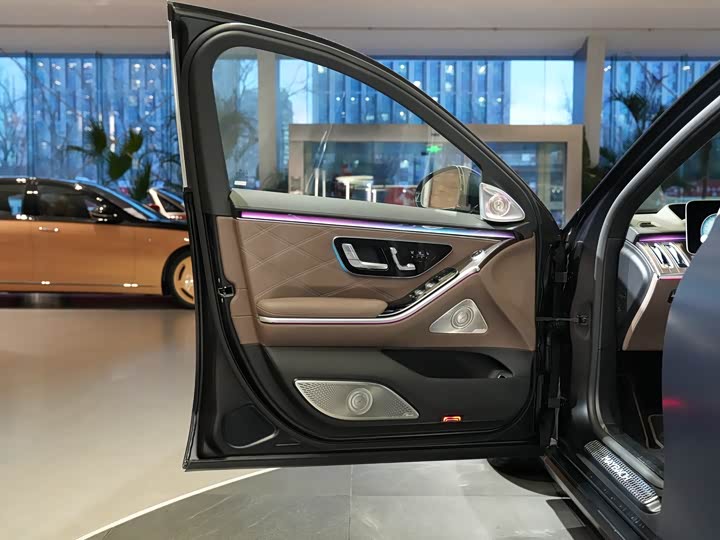 Maybach S-Class 2022 S 680 4 MATIC — фото 9