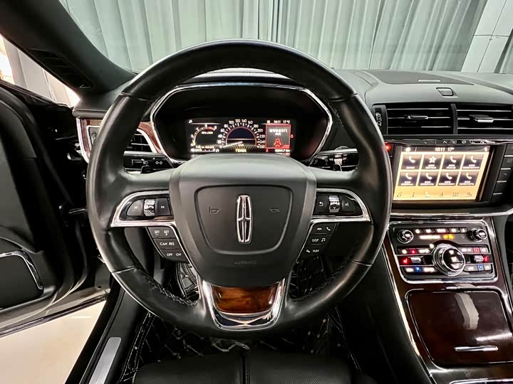 Lincoln Continental — фото 11