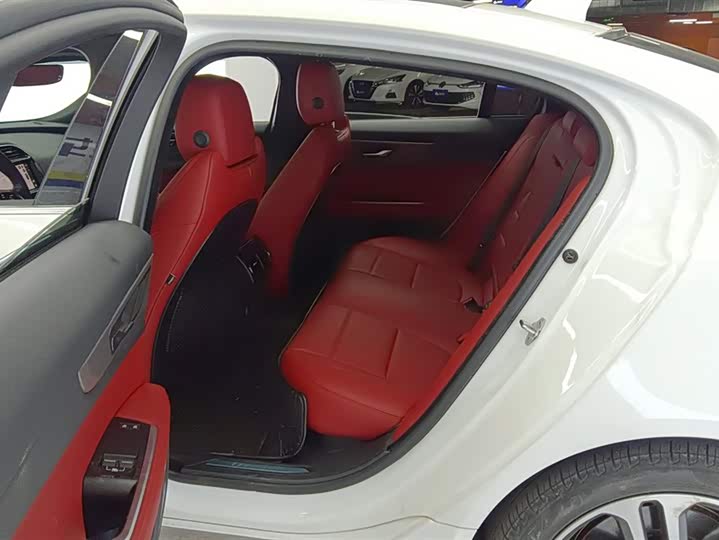Jaguar XEL 2021 2.0 T 250 PS R-DYNAMIC S — фото 11