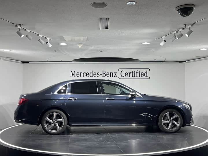 Mercedes-Benz E-Class 2019 E 300 L — фото 13