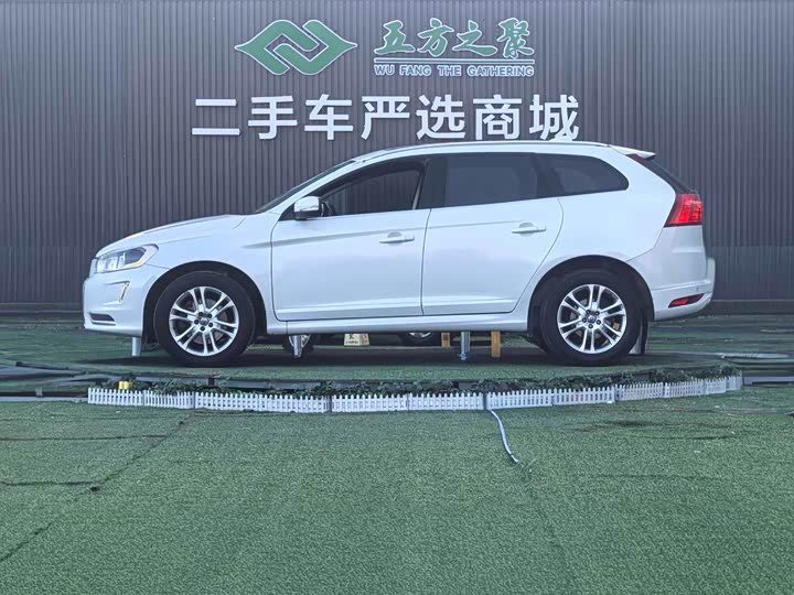 Volvo XC60 2015 T 5 — фото 22