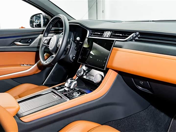 Jaguar XFL 2024 2.0 T P 300 4 WD — фото 20