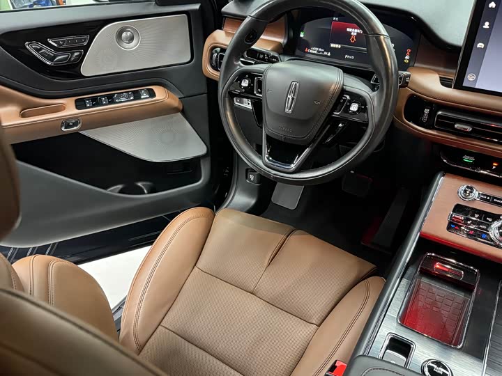 Lincoln Aviator — фото 16