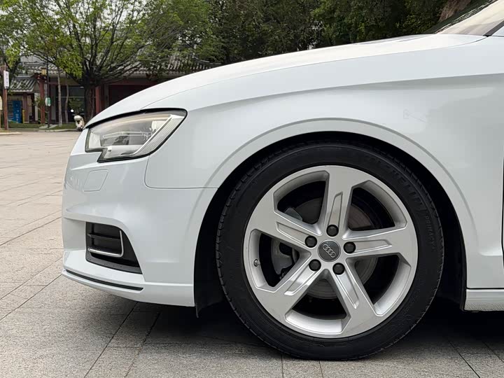Audi A3 2019 Limousine 35 TFSI VI — фото 15