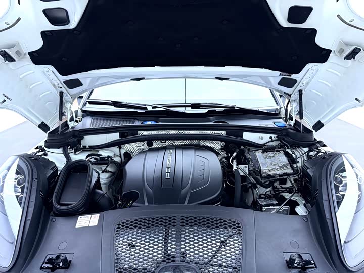 Porsche Macan 2020 Macan 2.0 T — фото 11