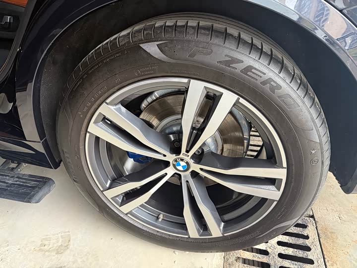 BMW X7 2023 x Drive 40i M — фото 9