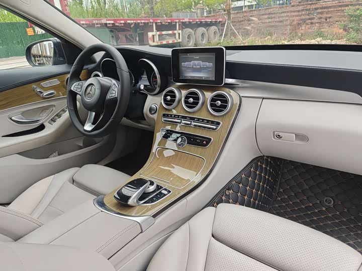 Mercedes-Benz C-Class 2015 C 200 L — фото 13