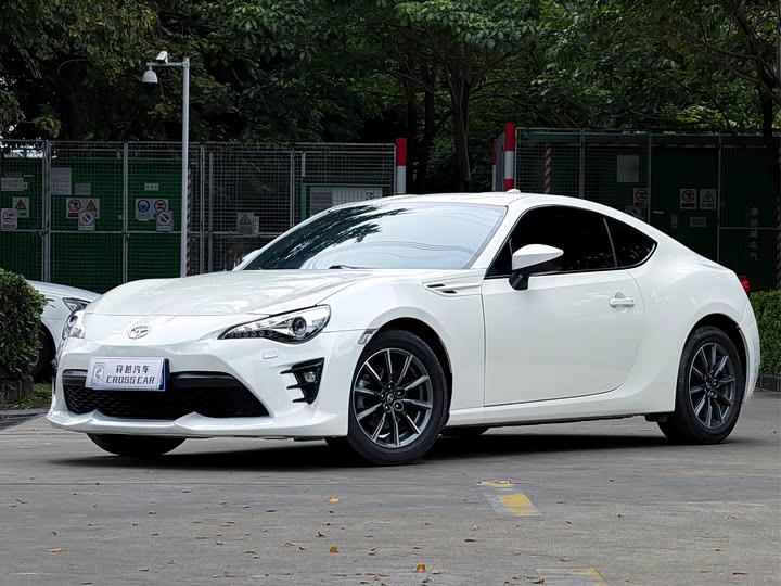 Toyota 86 2019 2.0 L AT — фото 1