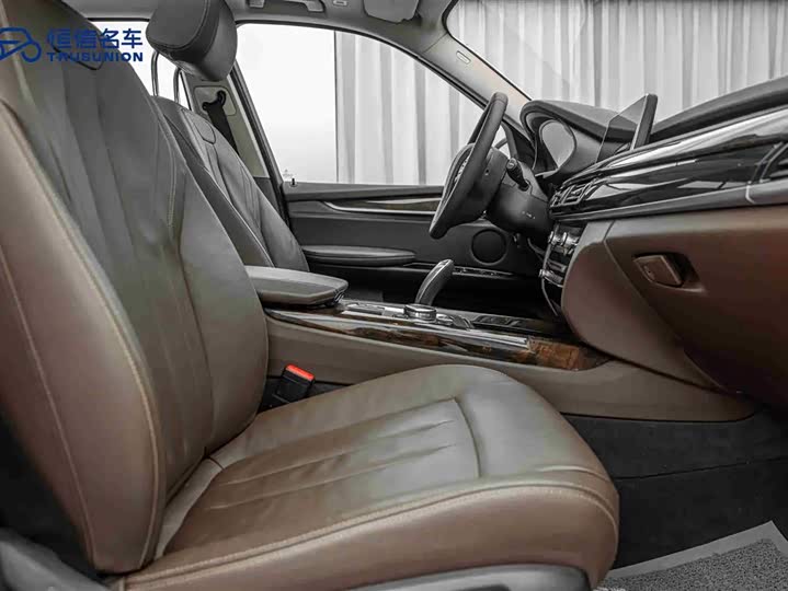 BMW X5 2015 x Drive 28i — фото 15