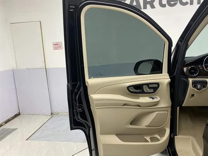 Mercedes-Benz V-Class 2022 V 260 — фото 16