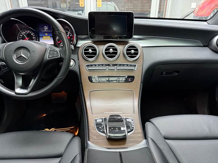 Mercedes-Benz GLC 2016 GLC 300 4 MATIC — фото 27