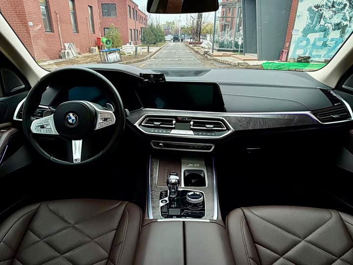 BMW X5 — фото 11