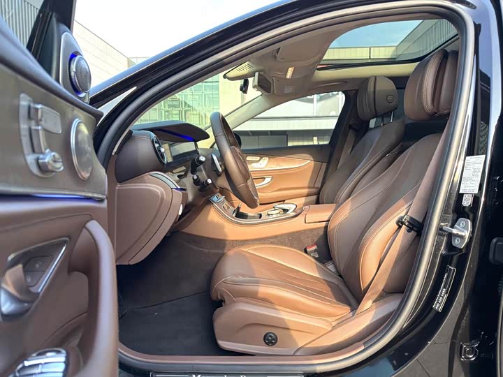 Mercedes-Benz E-Class 2018 E 300 L Luxury — фото 2