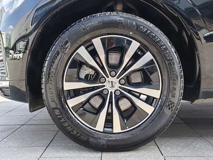 Volvo XC60 2024 B 5 4 WD — фото 8