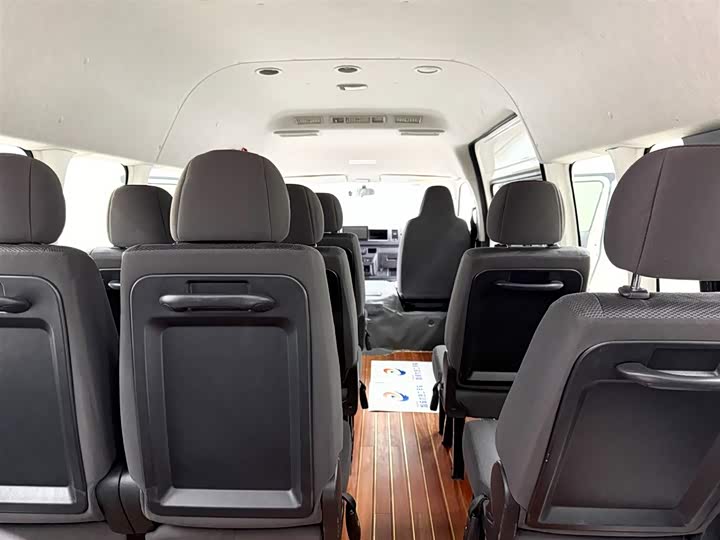 Toyota HIACE 2015 2.7 L — фото 7
