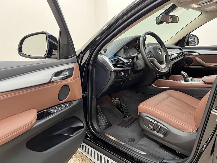 BMW X6 2018 x Drive 35i Leading — фото 8
