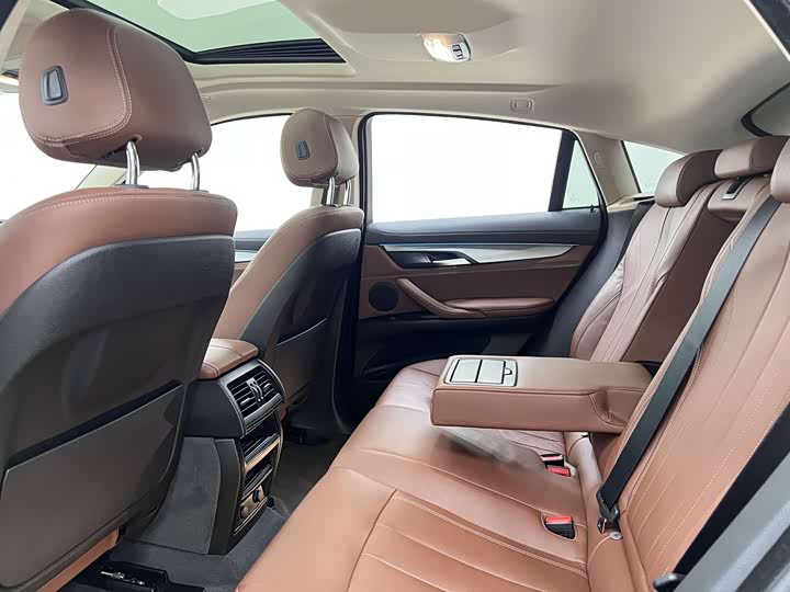 BMW X6 2018 x Drive 35i Leading — фото 40