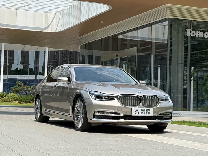 BMW 7 Series 740Li продвинутая — фото 3