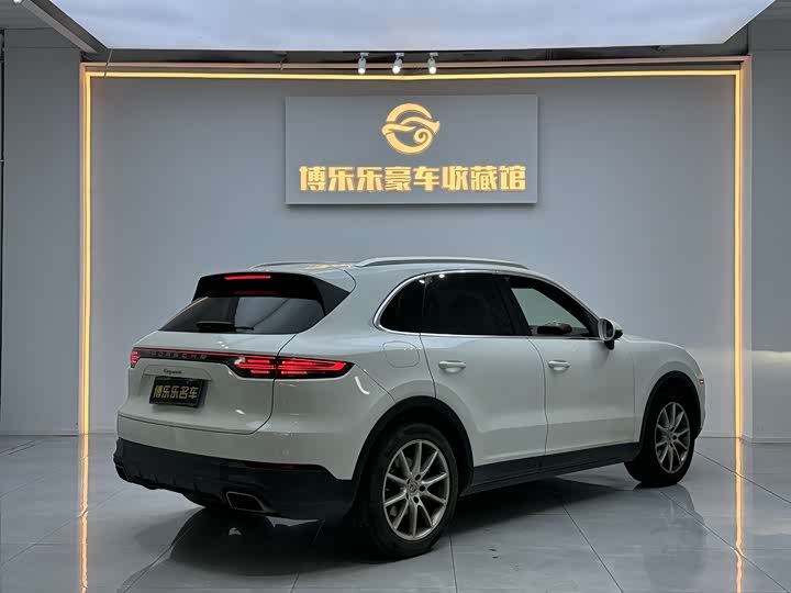 Porsche Cayenne 2019 Cayenne 3.0 T — фото 18